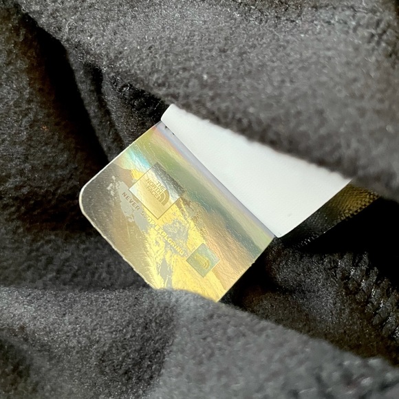 The North Face Men’s Glacier 1/4 Zip Pullover - Picture 5 of 5